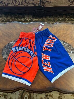 New York Knicks Mitchell & Ness Shorts New With Tags Size Small